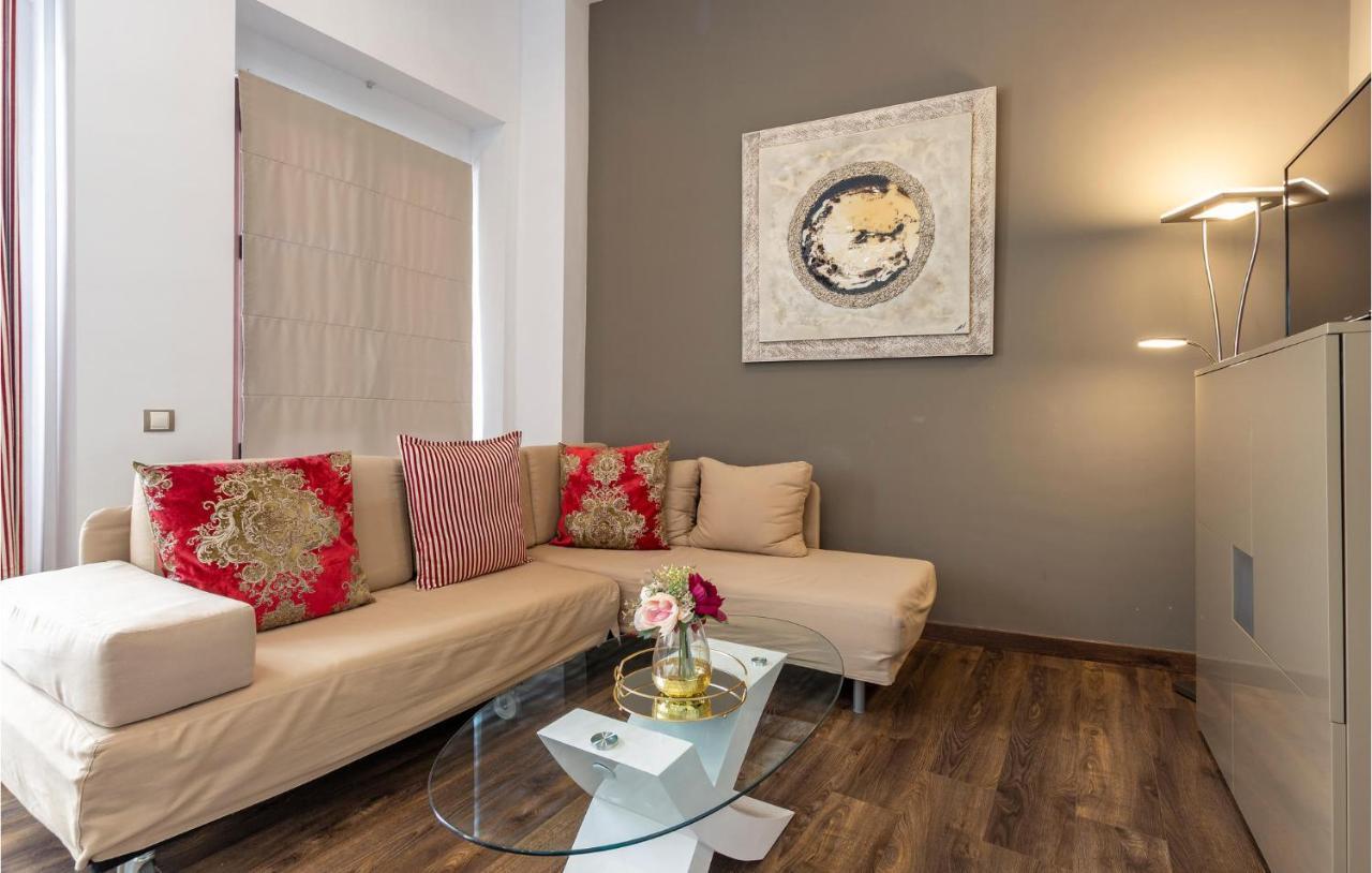 Cozy In With Kitchen Appartement
